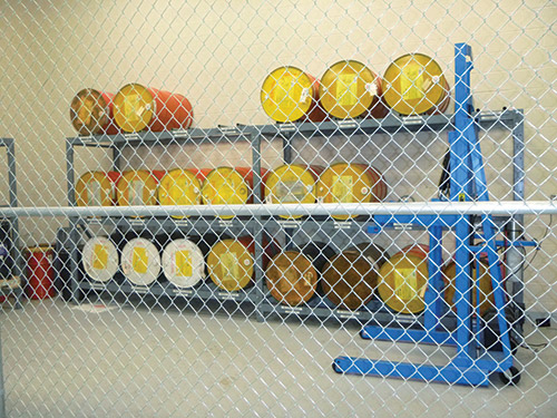 The first-in/first-out method is now used for storing oil drums. The first-in/first-out method is now used for storing oil drums.