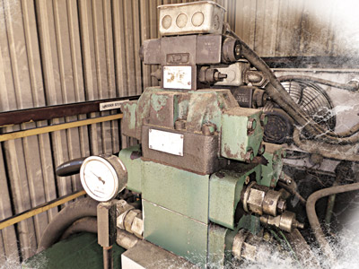 A tilt hoist with a failed main directional valve A tilt hoist with a failed main directional valve