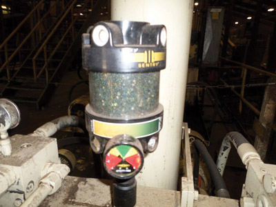 A desiccant breather can be used to remove moisture from the air before it enters the tank. A desiccant breather can be used to remove moisture from the air before it enters the tank.