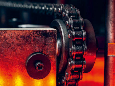 Chain Lubrication Best Practices for Drives and Conveyors
